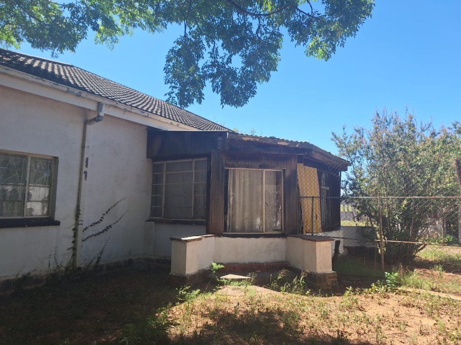 8 Bedroom Property for Sale in Bloemspruit Free State